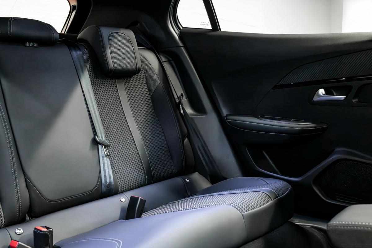 peugeot-e-2008-gt-ev-50kwh-2022-eletrico
