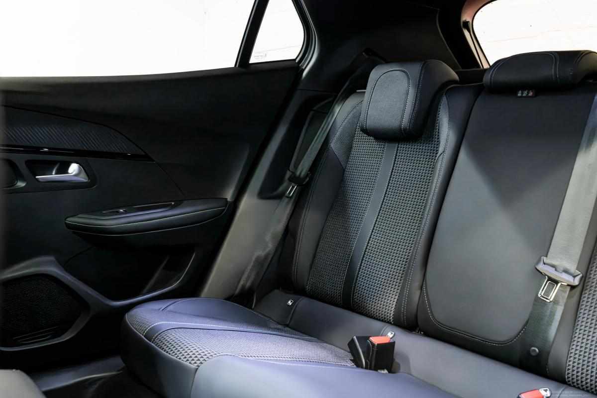 peugeot-e-2008-gt-ev-50kwh-2022-eletrico