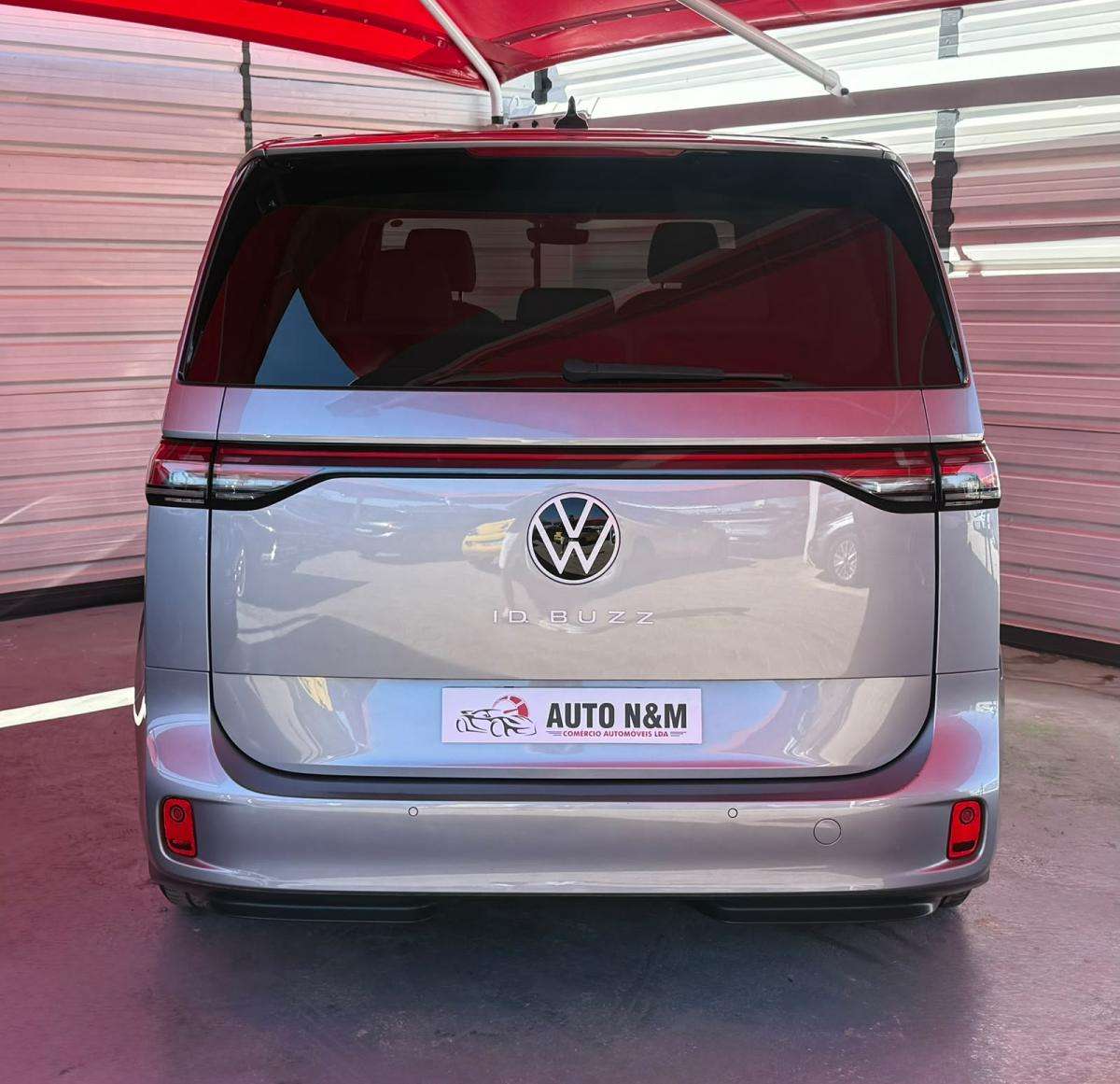 volkswagen-id-buzz-2024-eletrico-400cc