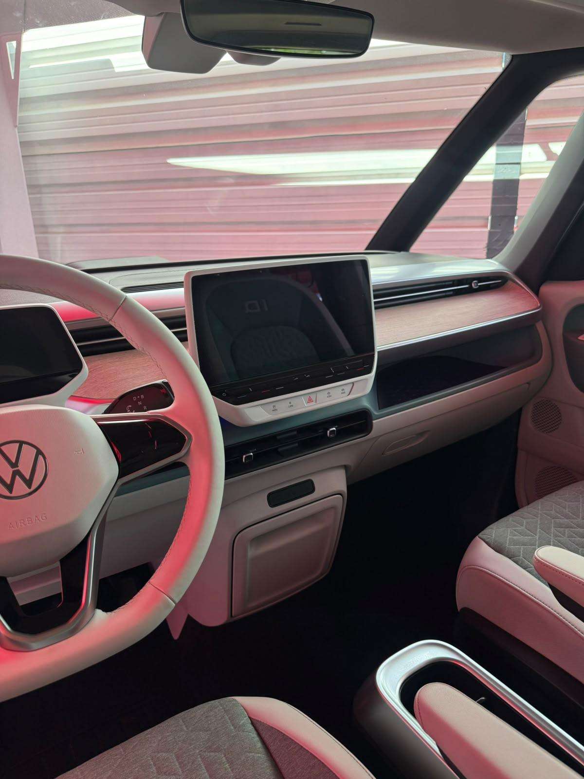 volkswagen-id-buzz-2024-eletrico-400cc