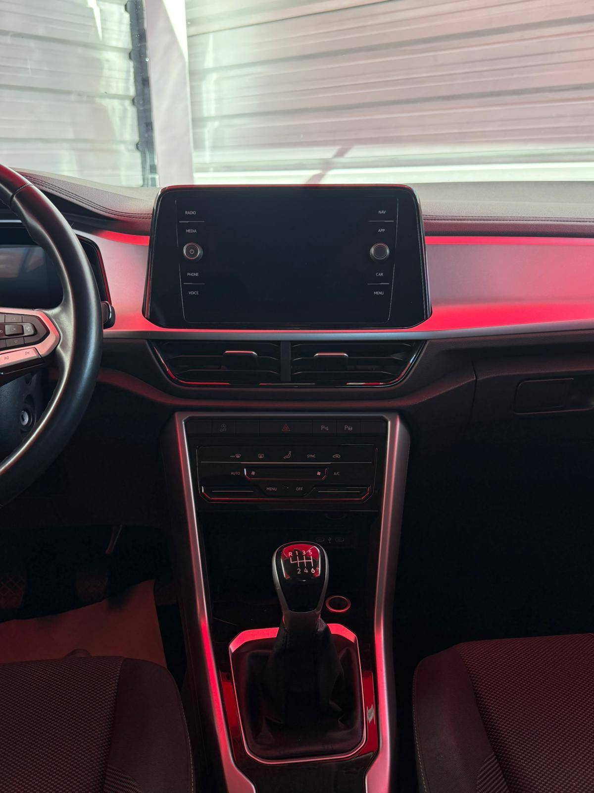 volkswagen-t-roc-2024-gasolina-999cc