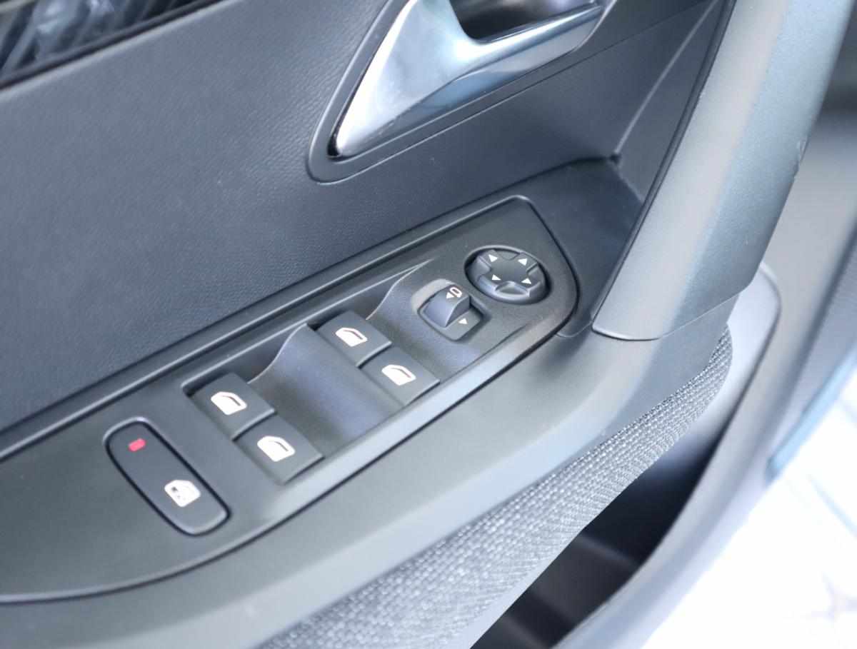 peugeot-2008-1-2-puretech-2025-gasolina-1199cc