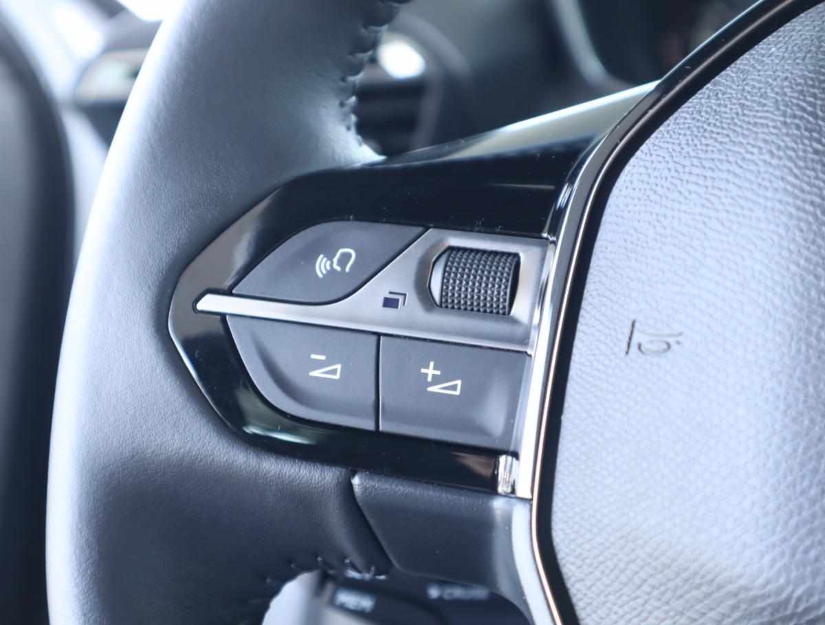 peugeot-2008-1-2-puretech-2025-gasolina-1199cc