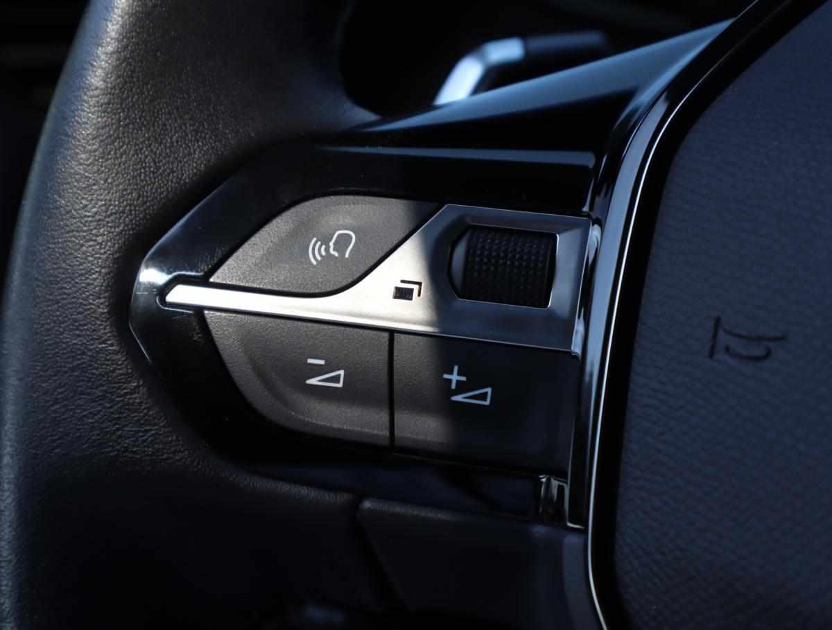 peugeot-208-1-2-puretech-2024-gasolina-1199cc