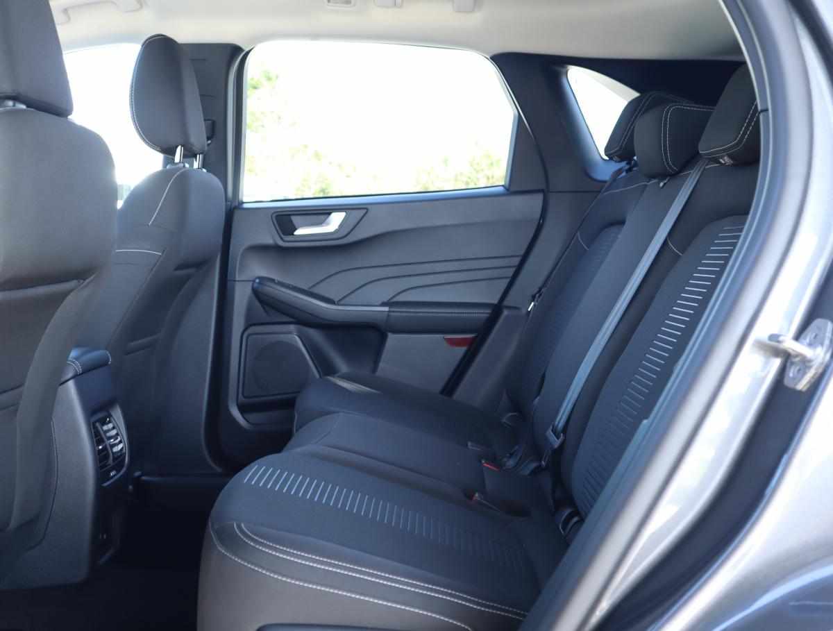 ford-kuga-2-5-phev-2025-gasolina-2488cc