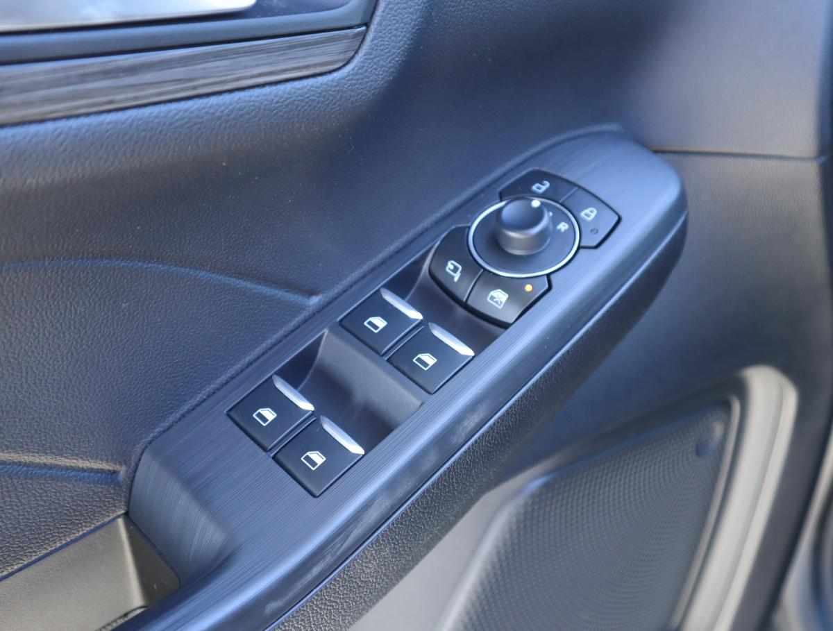 ford-kuga-2-5-phev-2025-gasolina-2488cc