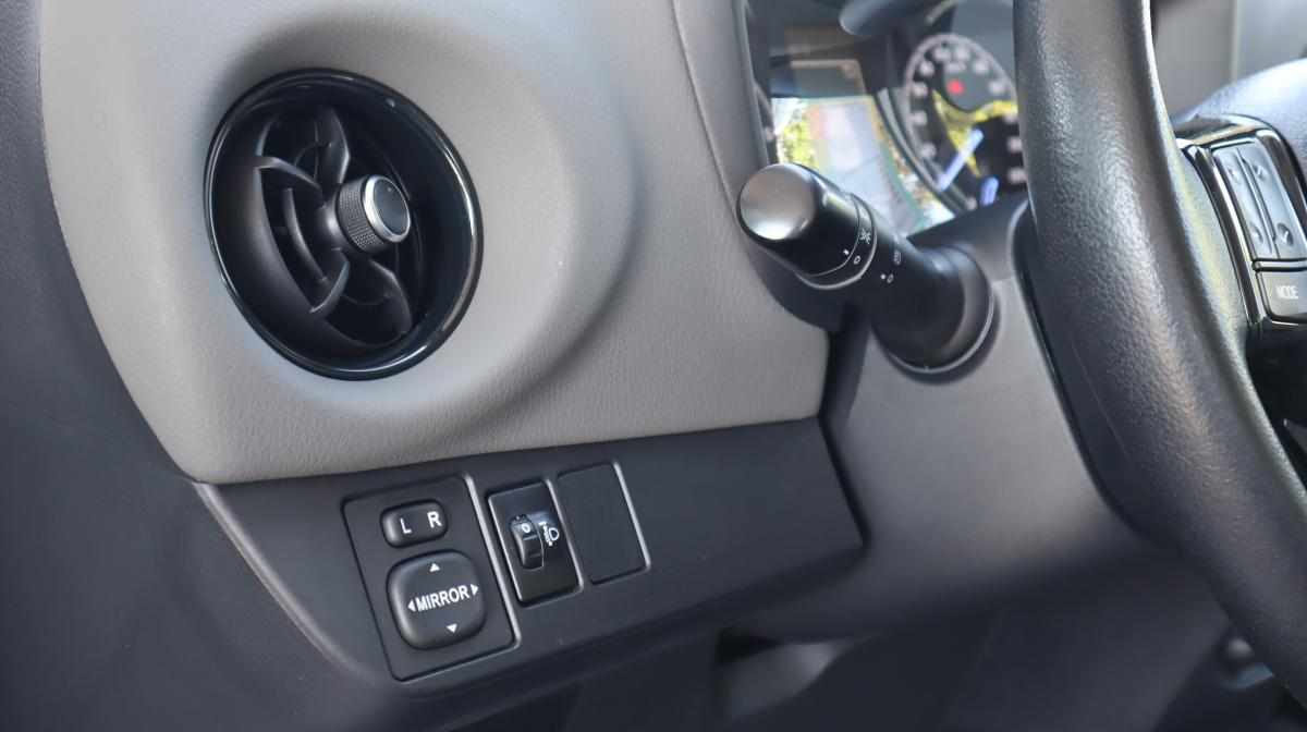 toyota-yaris-1-4-d-4d-2017-diesel-1364cc