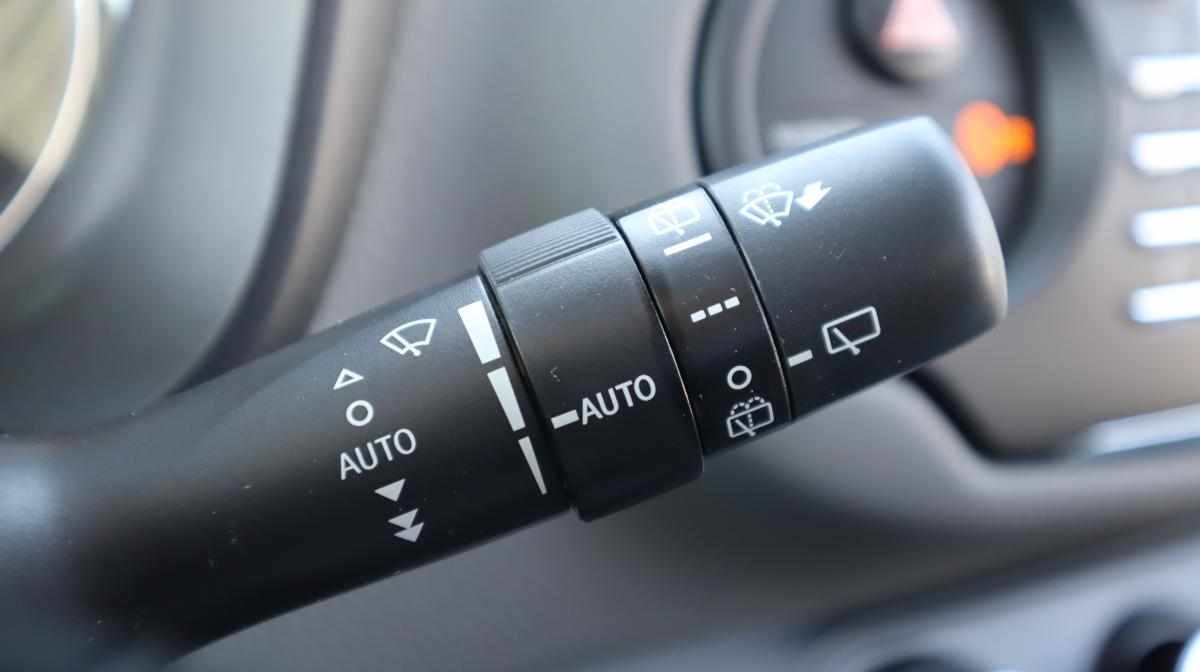 toyota-yaris-1-4-d-4d-2017-diesel-1364cc