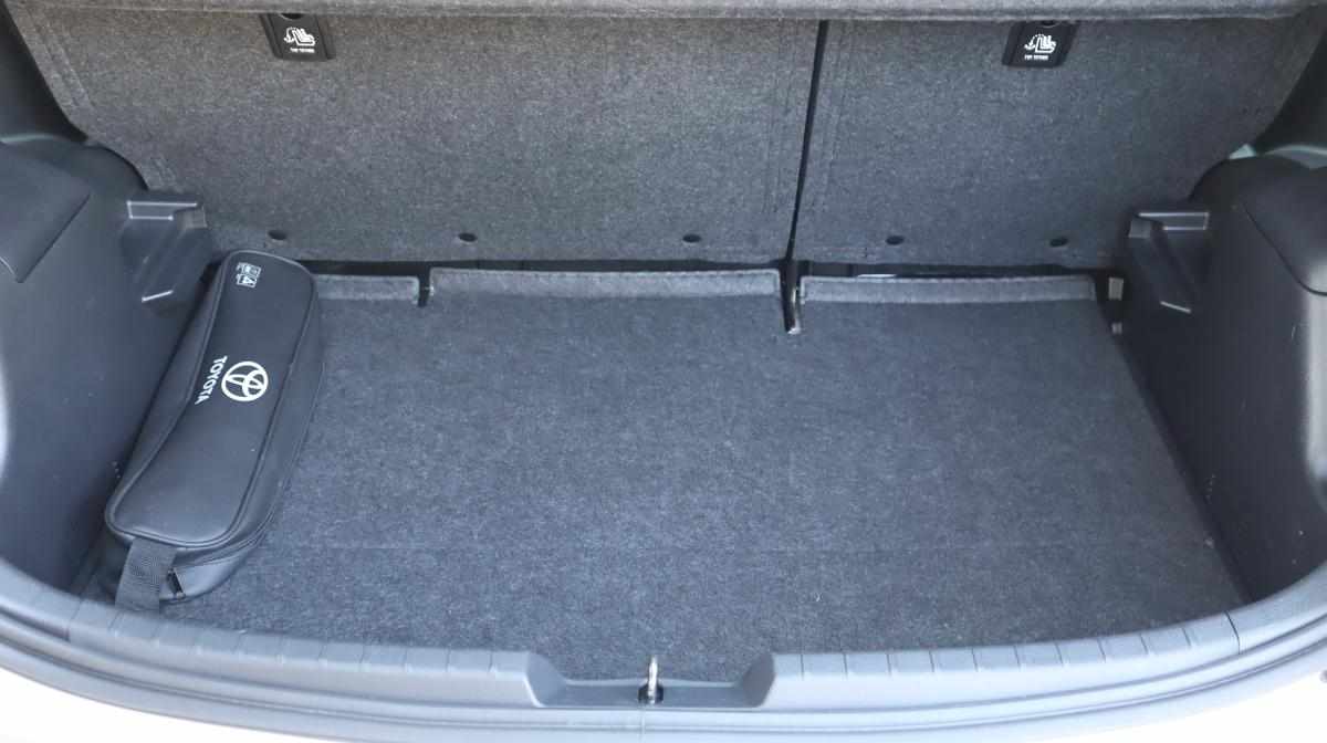 toyota-yaris-1-4-d-4d-2017-diesel-1364cc