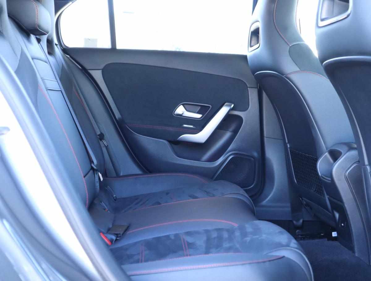 mercedes-benz-classe-a-a-200-1-3-2024-gasolina-1332cc