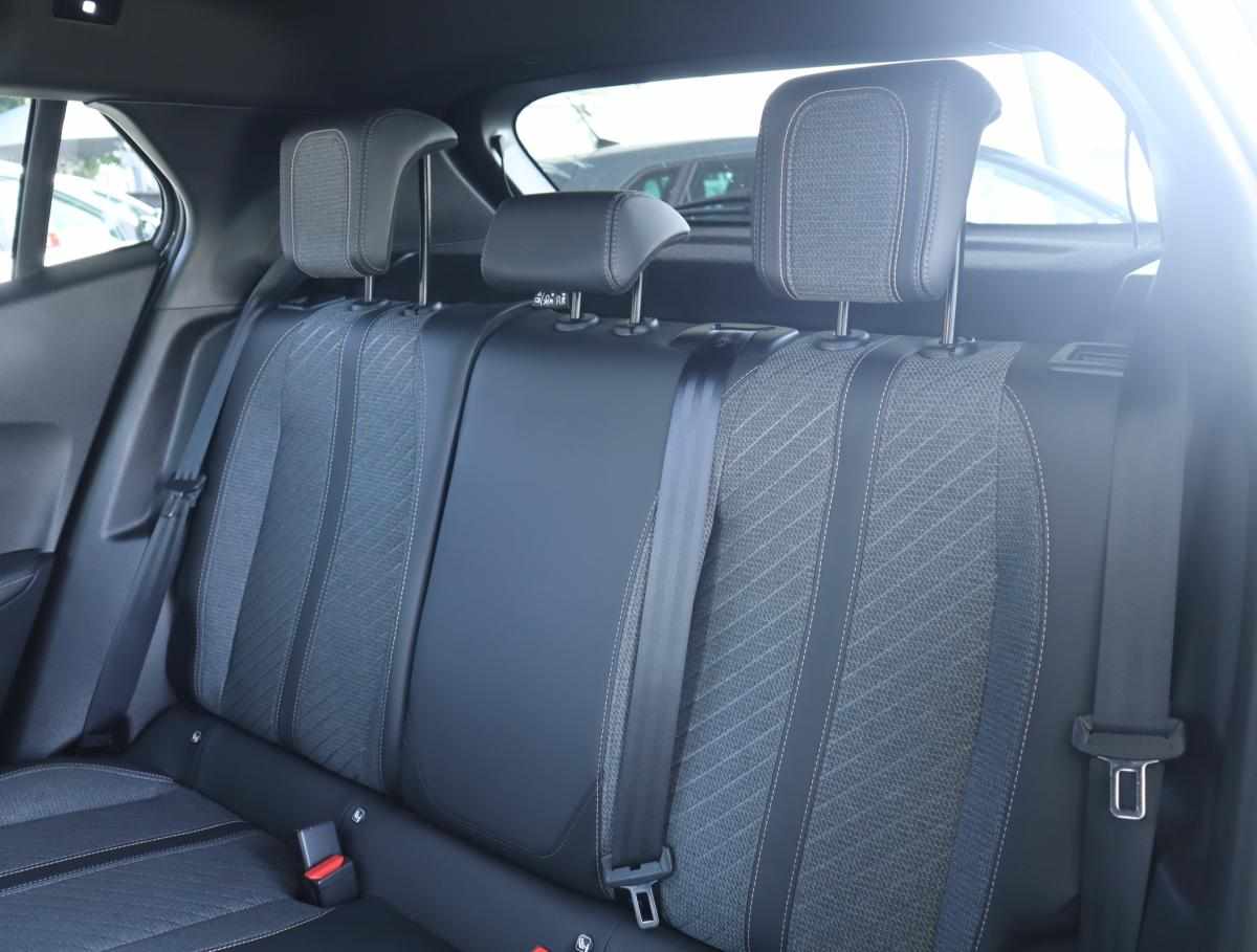 peugeot-2008-1-2-puretech-2025-gasolina-1199cc