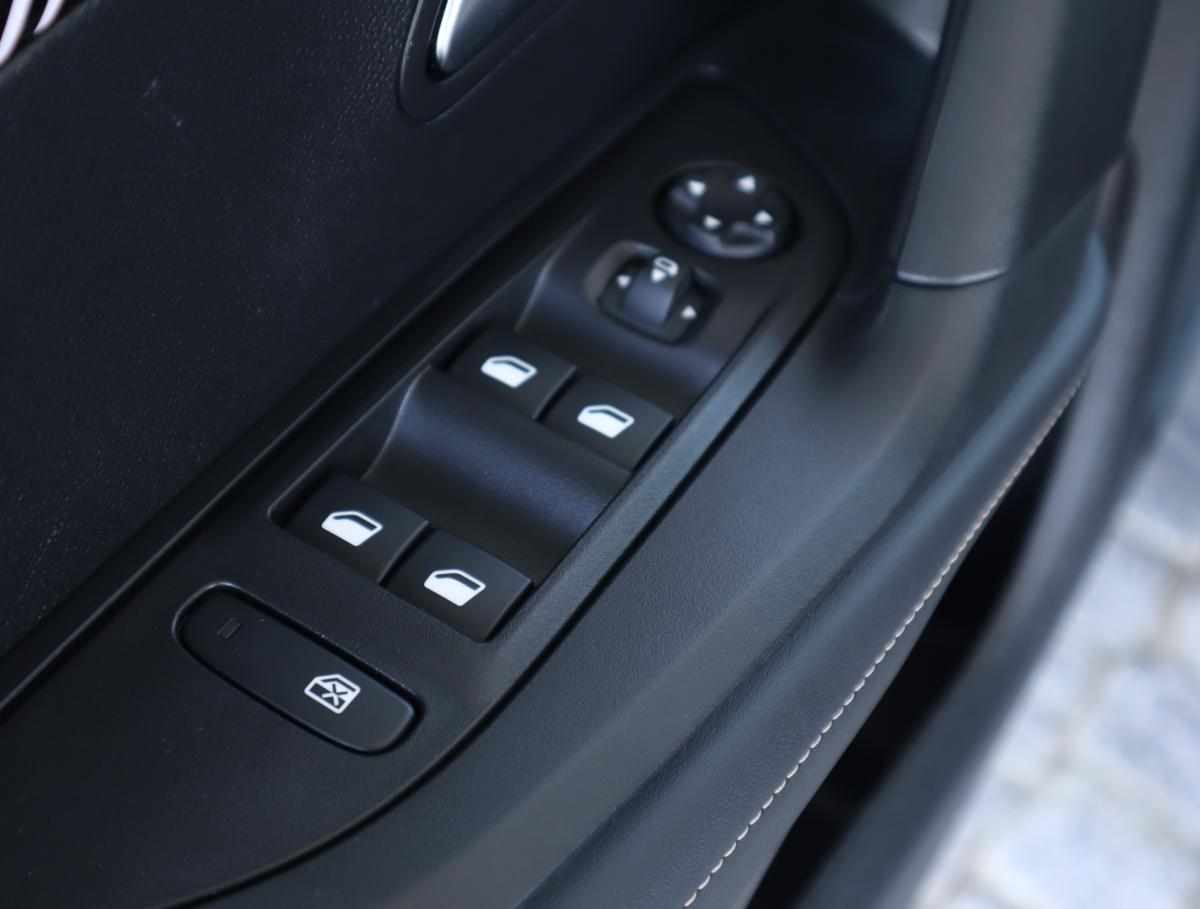 peugeot-2008-1-2-puretech-2025-gasolina-1199cc