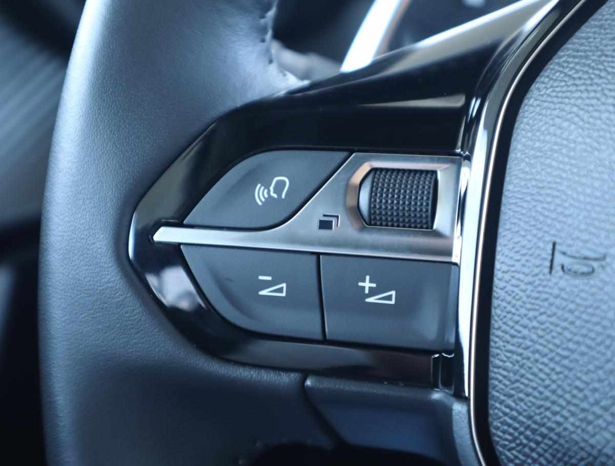 peugeot-2008-1-2-puretech-2025-gasolina-1199cc