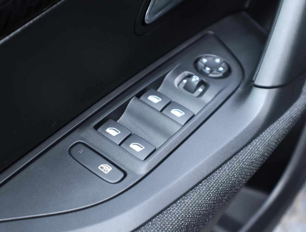 peugeot-2008-1-2-puretech-2025-gasolina-1199cc