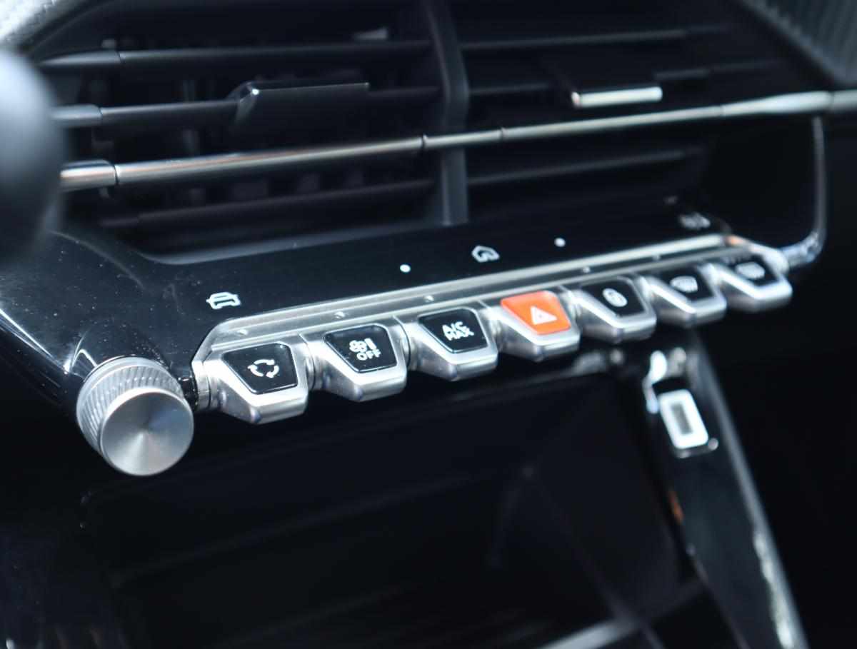 peugeot-2008-1-2-puretech-2025-gasolina-1199cc