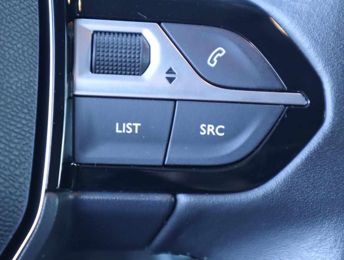 peugeot-208-1-2-puretech-2024-gasolina-1199cc