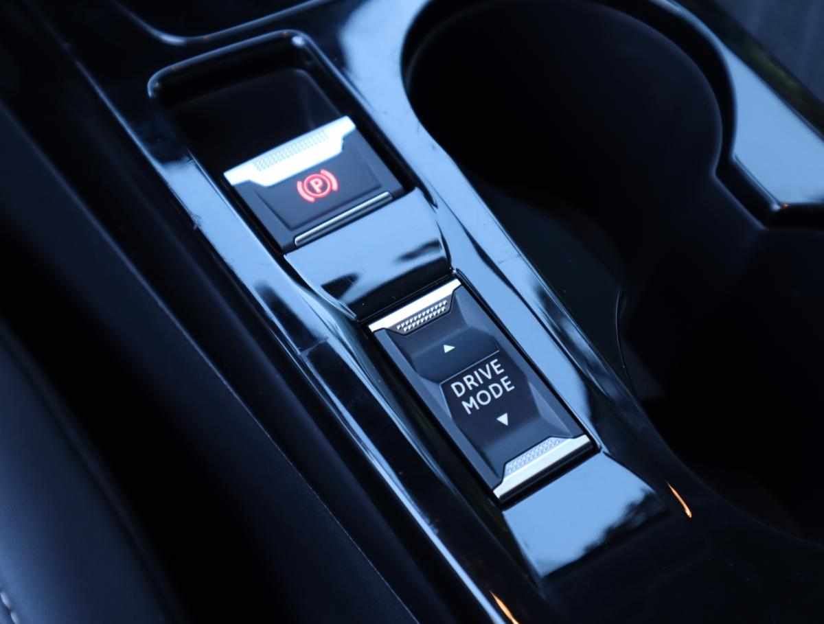 peugeot-208-1-2-puretech-2024-gasolina-1199cc
