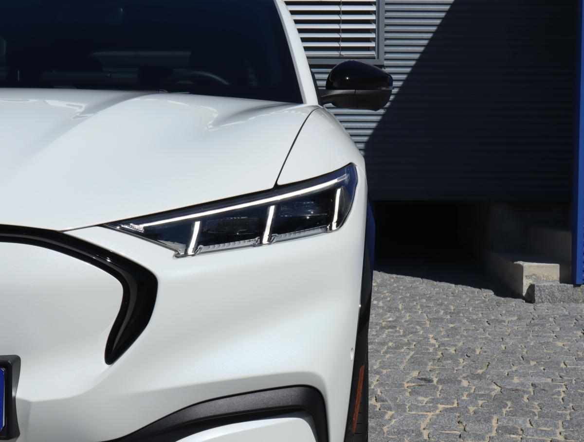 ford-mustang-mach-e-long-range-2024-eletrico