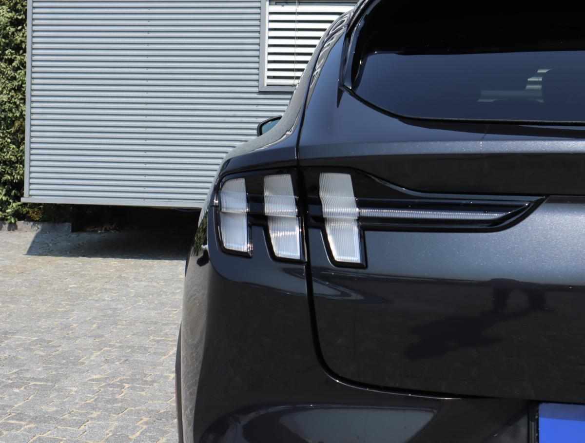 ford-mustang-mach-e-standard-range-2022-eletrico