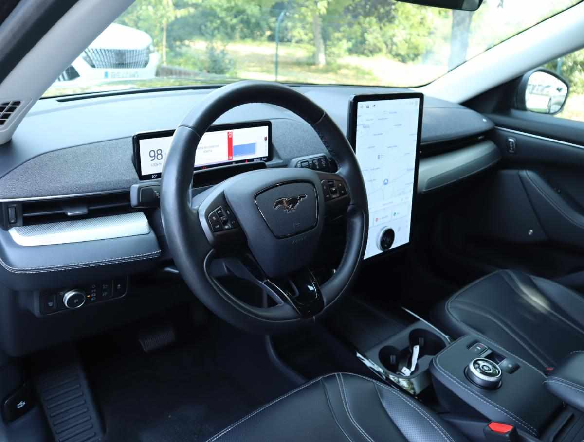 ford-mustang-mach-e-standard-range-2022-eletrico