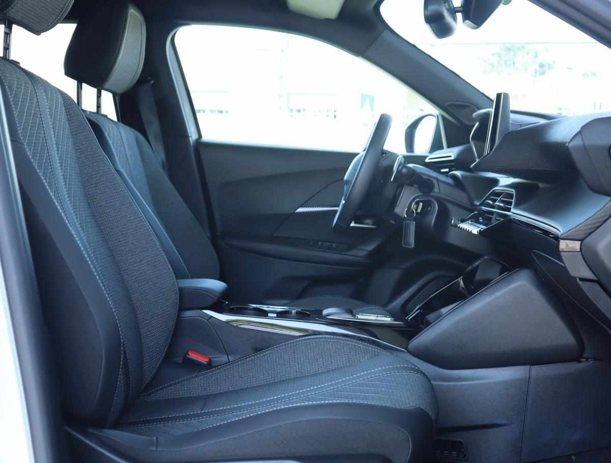 peugeot-2008-1-2-puretech-2025-gasolina-1199cc