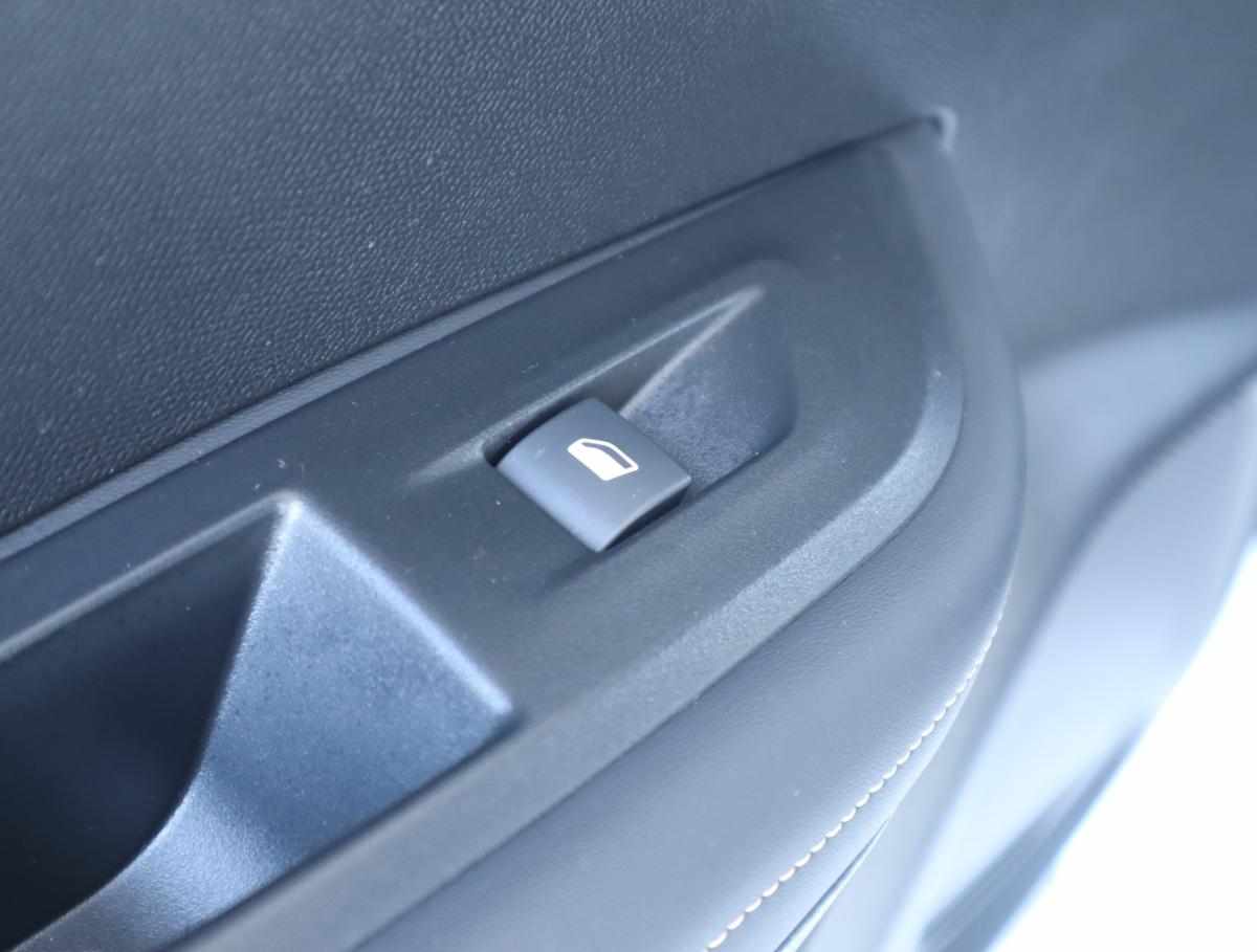 peugeot-2008-1-2-puretech-2025-gasolina-1199cc