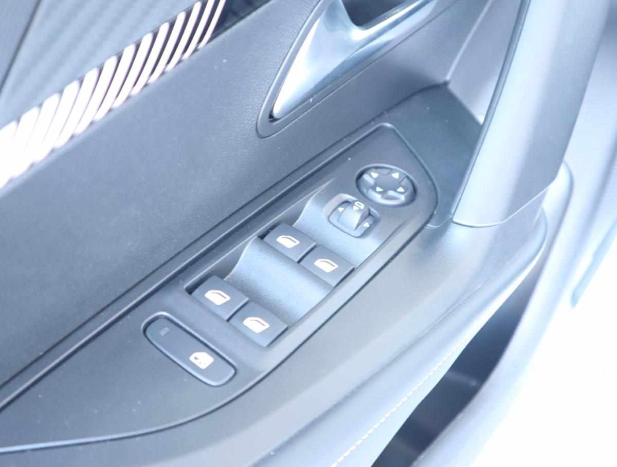 peugeot-2008-1-2-puretech-2025-gasolina-1199cc