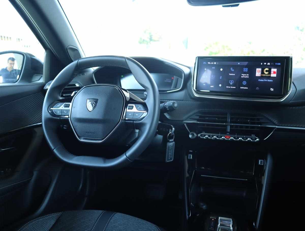 peugeot-2008-1-2-puretech-2025-gasolina-1199cc