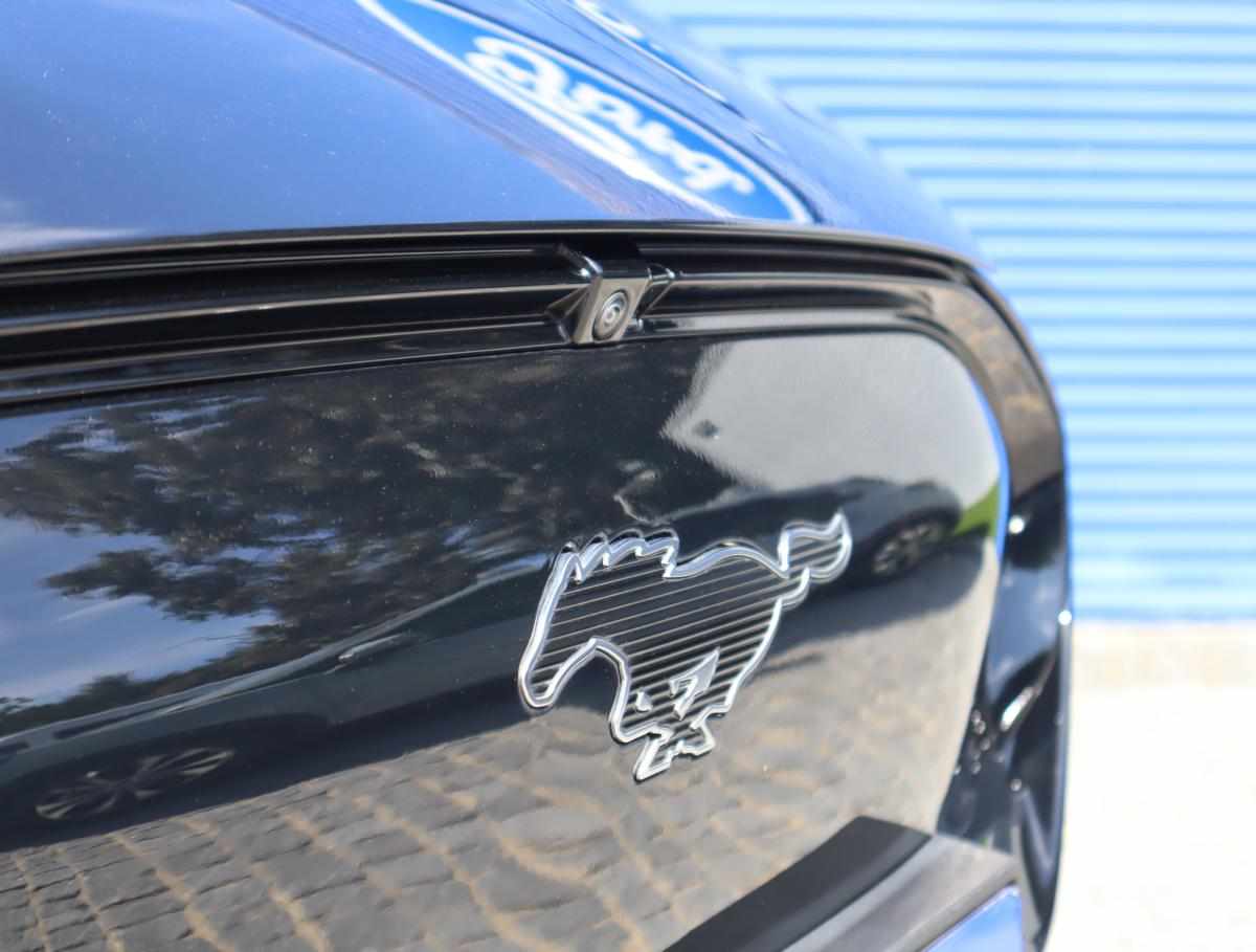 ford-mustang-mach-e-standard-range-awd-2022-eletrico