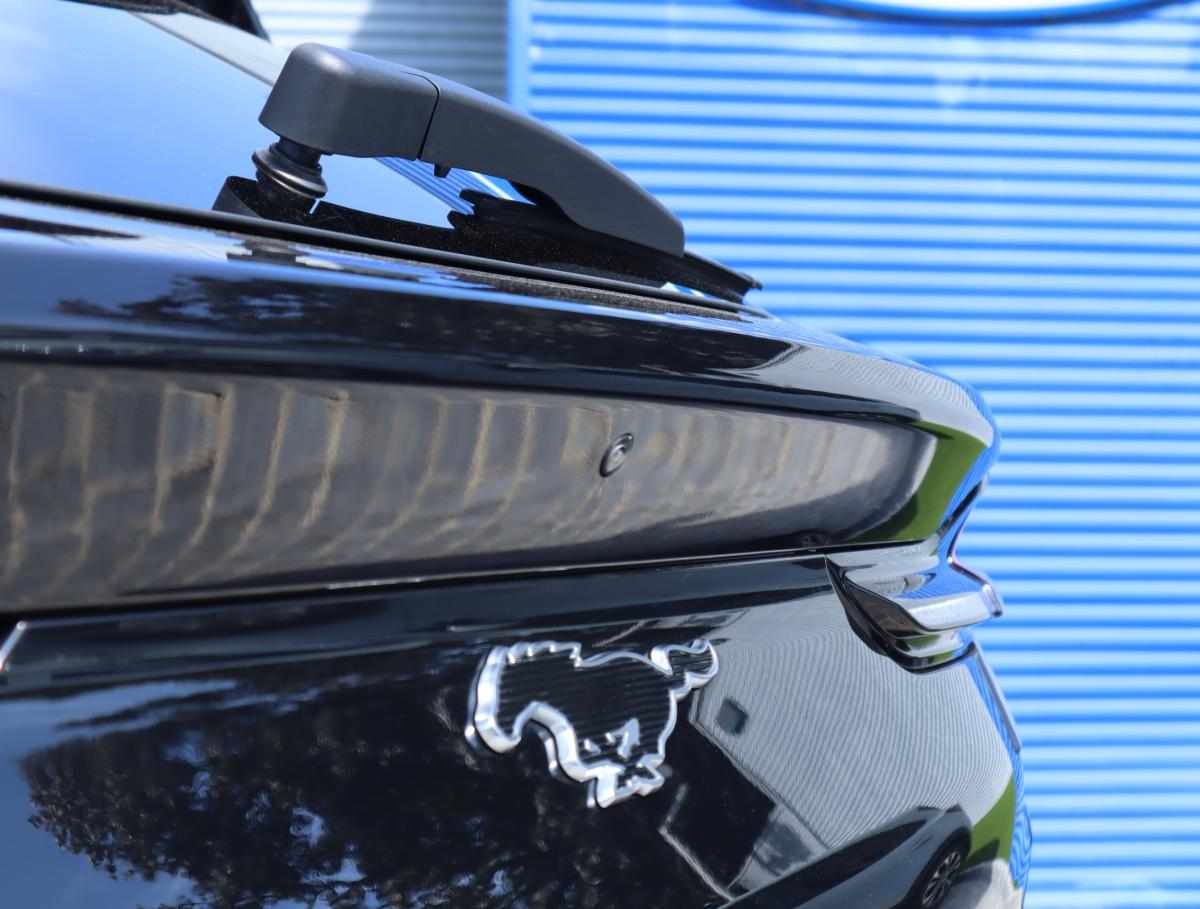 ford-mustang-mach-e-standard-range-awd-2022-eletrico