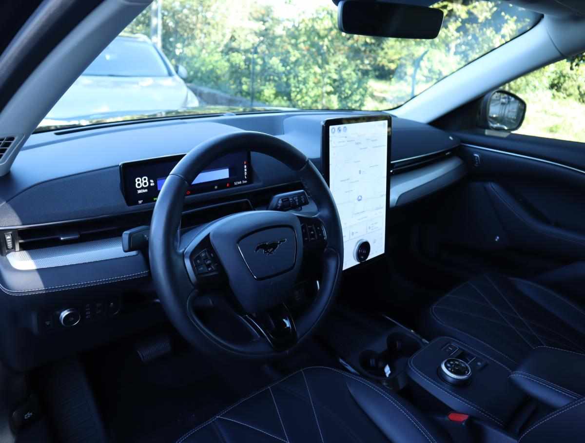 ford-mustang-mach-e-standard-range-2022-eletrico