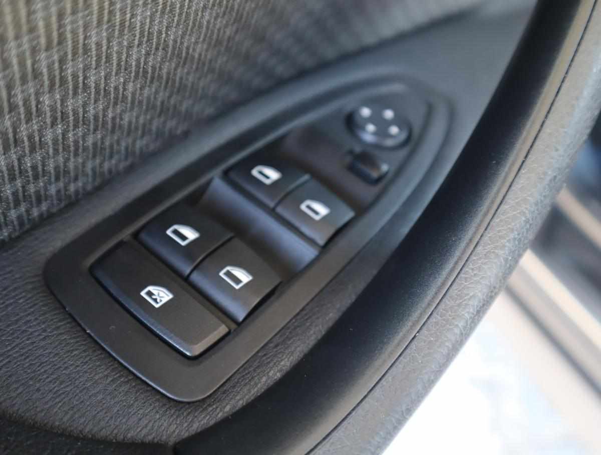bmw-x1-sdrive16d-2018-diesel-1496cc
