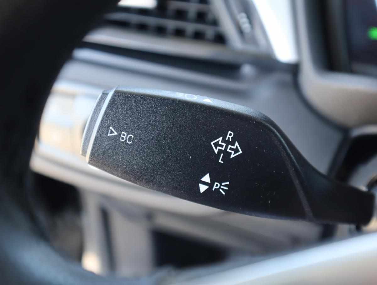 bmw-x1-sdrive16d-2018-diesel-1496cc