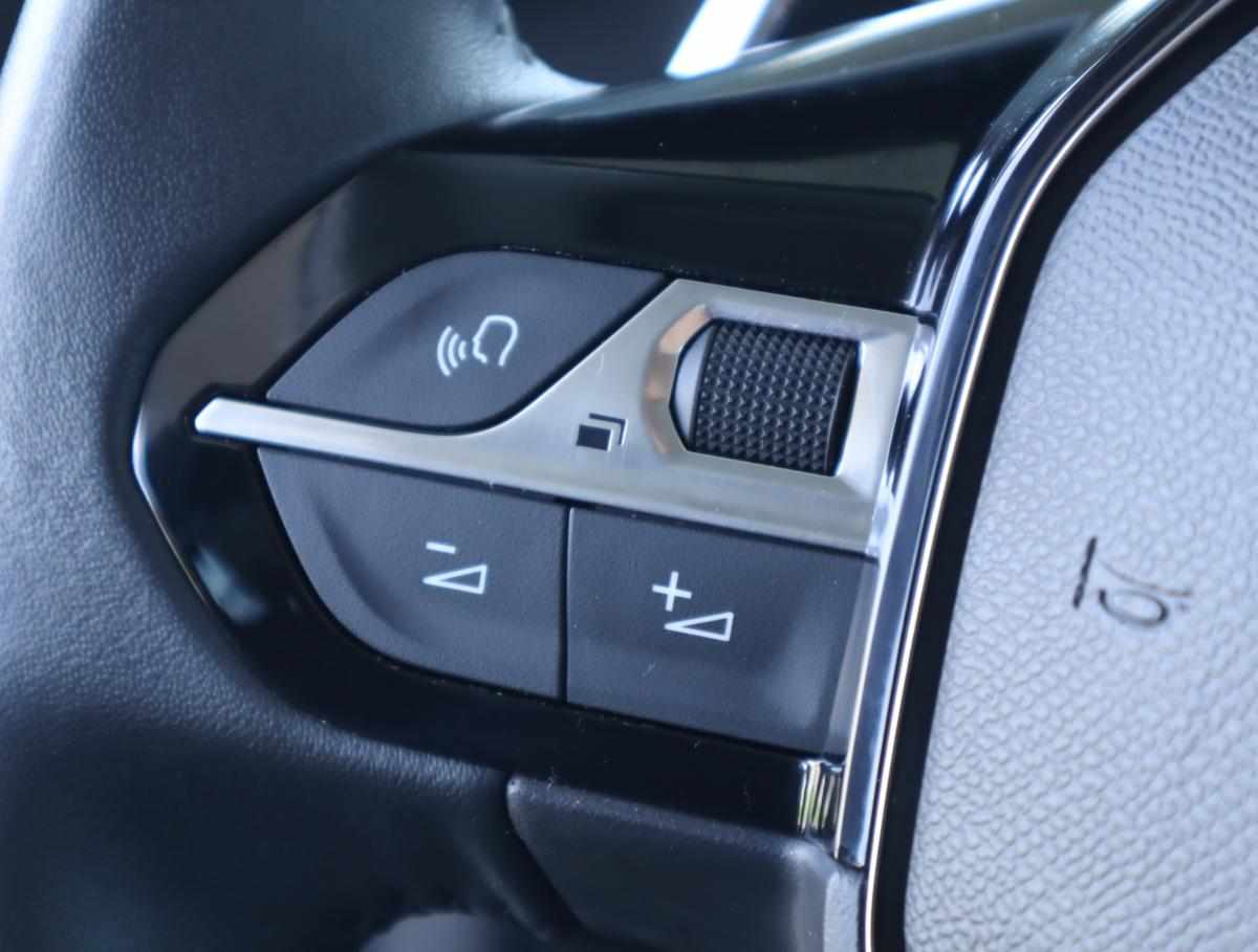 peugeot-208-1-2-puretech-2024-gasolina-1199cc