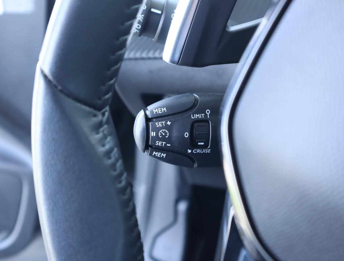 peugeot-208-1-2-puretech-2024-gasolina-1199cc
