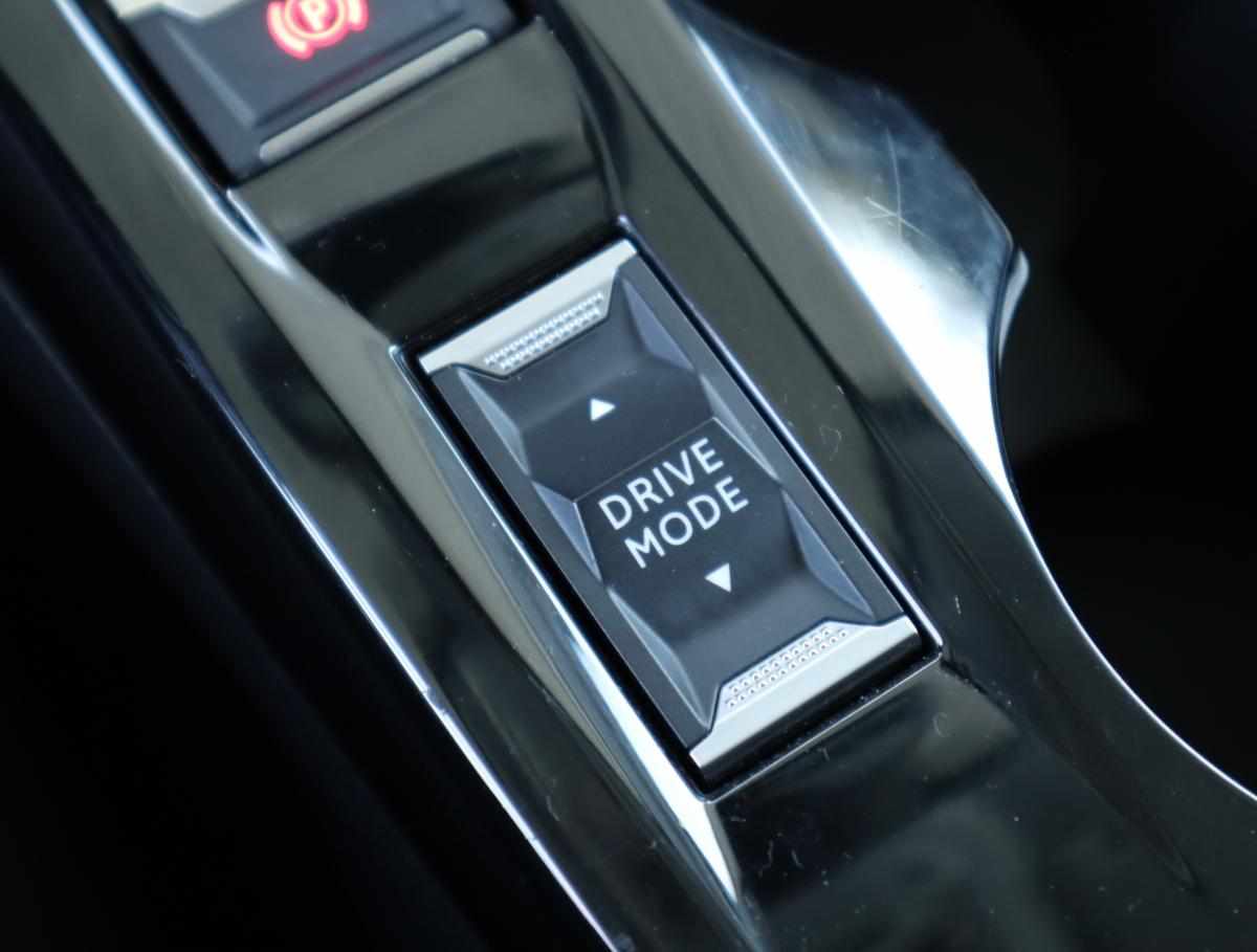 peugeot-208-1-2-puretech-2024-gasolina-1199cc