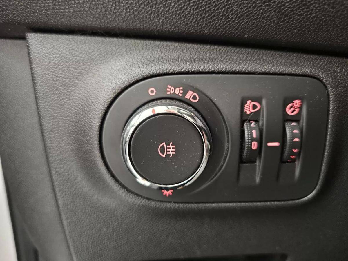 opel-adam-2015-gasolina-1229cc