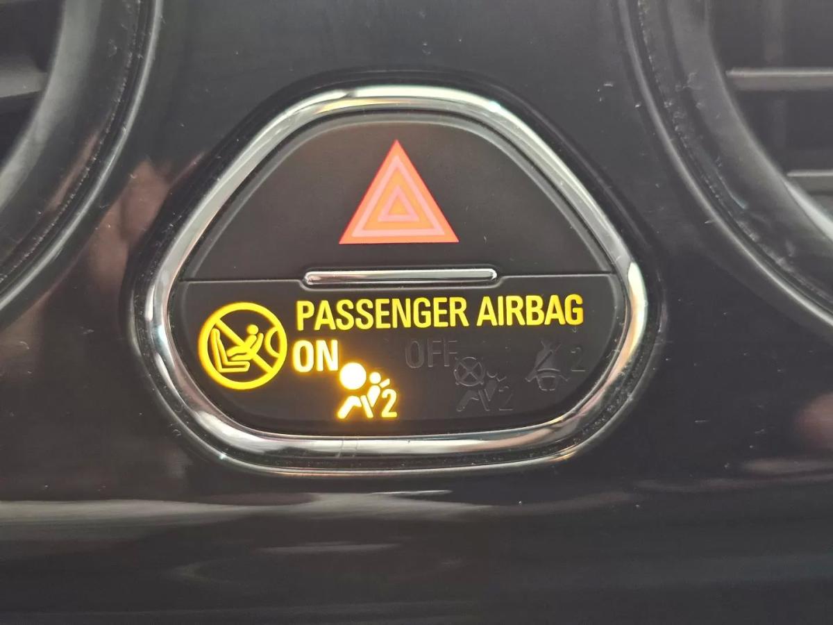 opel-adam-2015-gasolina-1229cc