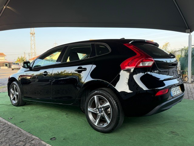 volvo-v40-2017-diesel-1969cc