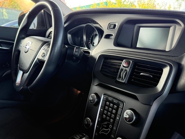volvo-v40-2017-diesel-1969cc
