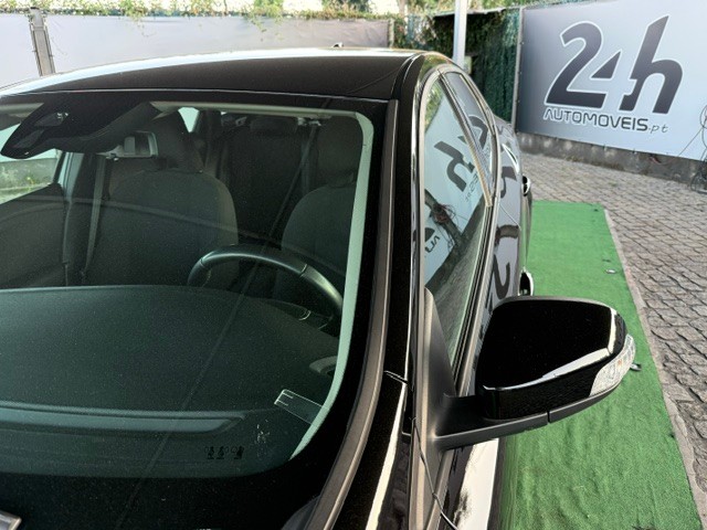 volvo-v40-2017-diesel-1969cc