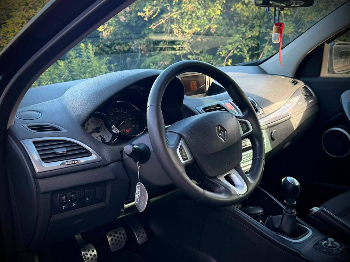 renault-megane-sport-tourer-2012-diesel-1461cc