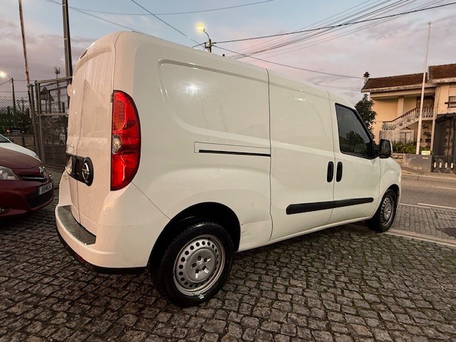 opel-combo-2018-diesel-1598cc