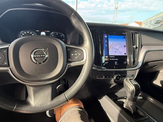 volvo-v60-2020-diesel-1969cc