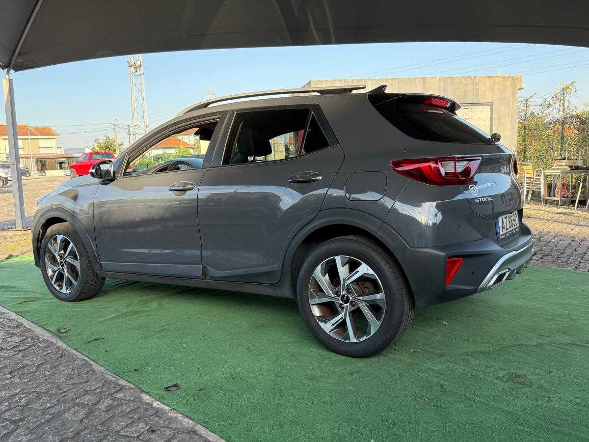 kia-stonic-2023-hibrido-998cc
