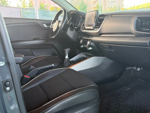 kia-stonic-2023-hibrido-998cc