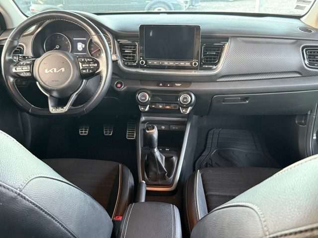 kia-stonic-2023-hibrido-998cc