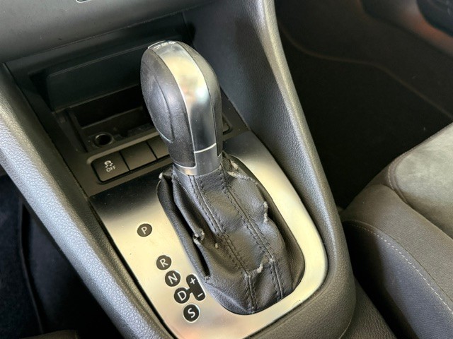 volkswagen-golf-2011-diesel-1598cc