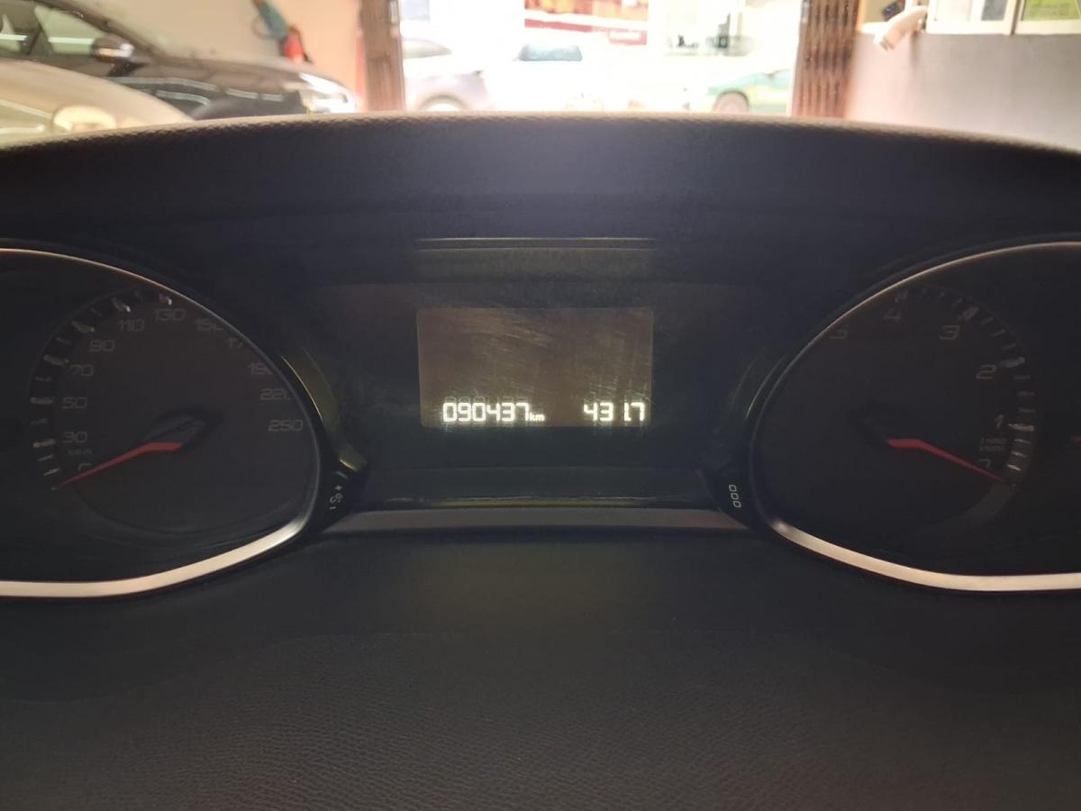peugeot-308-2017-gasolina-1199cc