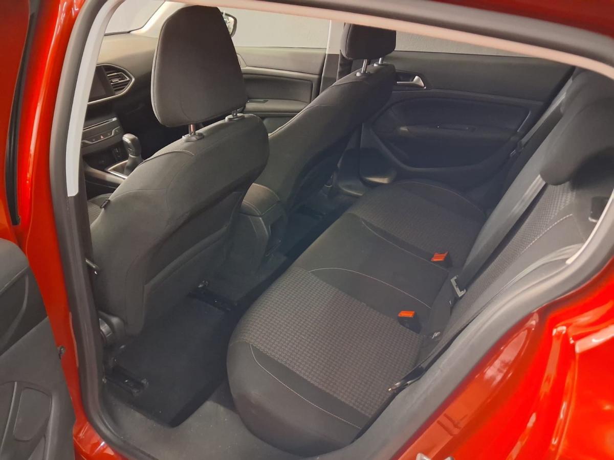 peugeot-308-2017-gasolina-1199cc